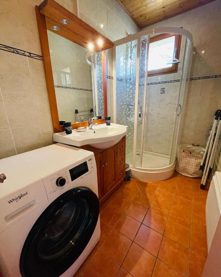 Appartement rénové à 200m de la plage + garage Embrun Extérieur photo